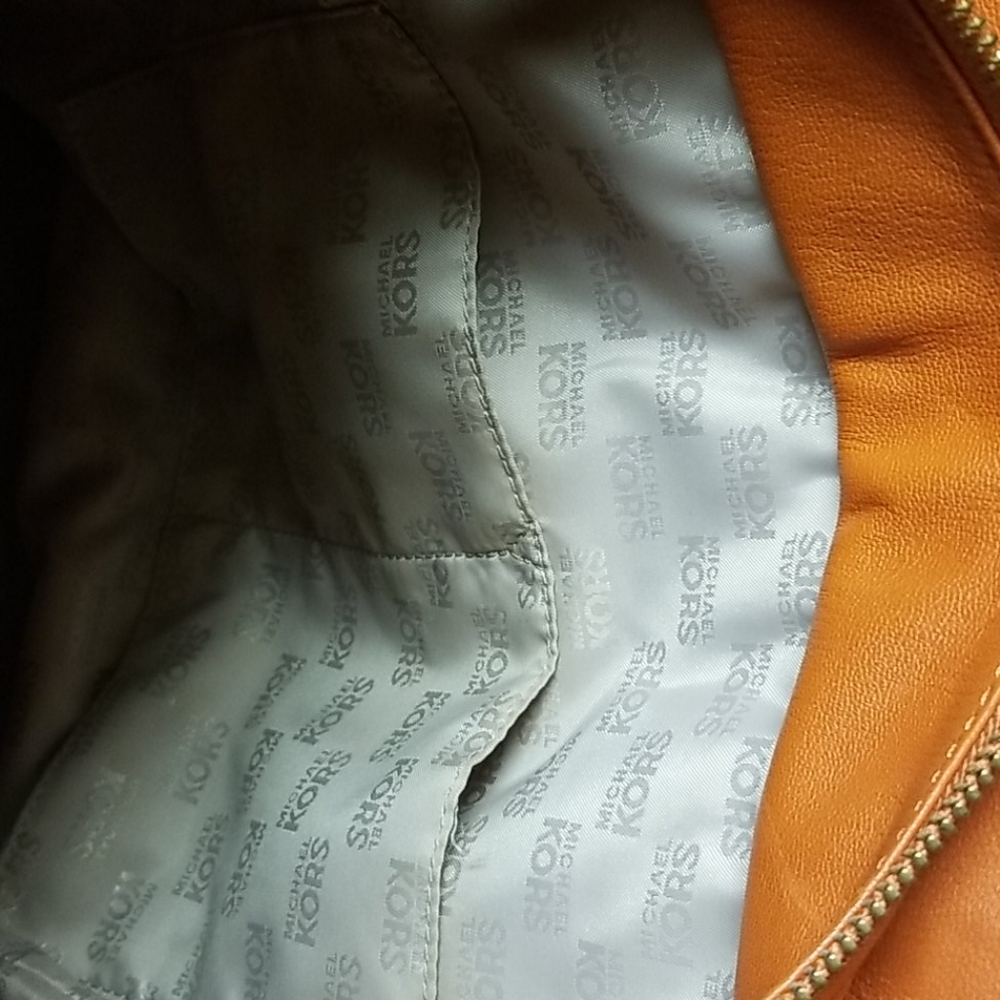 Michael Kors Bucket - Picture 7 of 16